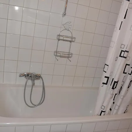 Апартаменти Mit Einem Schlafzimmer *